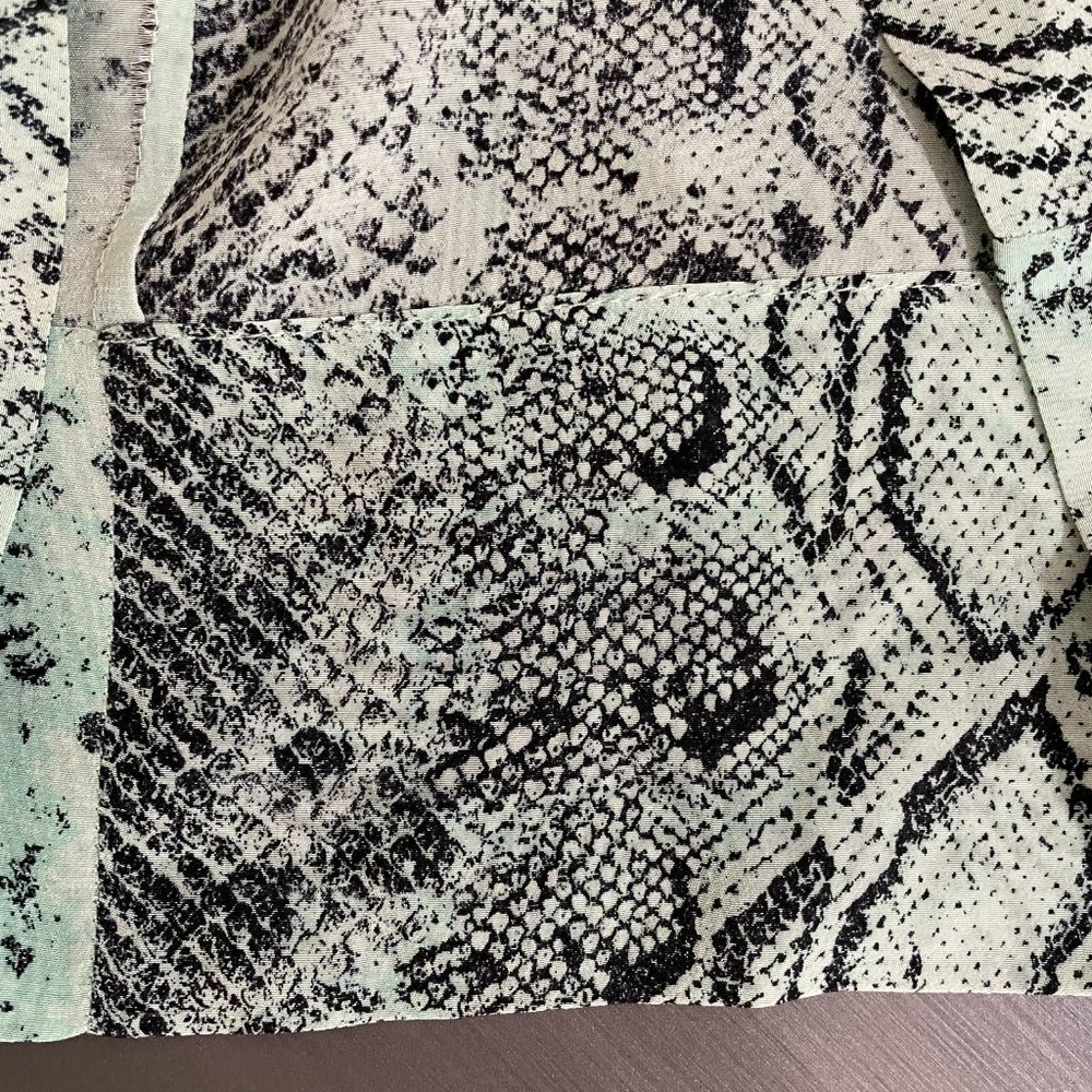 joie silk snakeskin print peri B Shift Dress - Picture 8 of 9